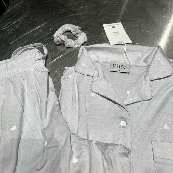 Gorgeous brand new with Tag pajama set from Priv - Picture 1 of 8
